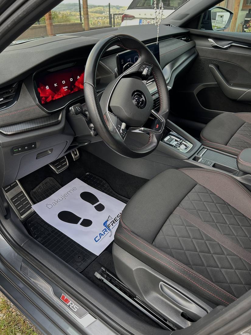 Interiér Škoda Octavia RS po vyčistení